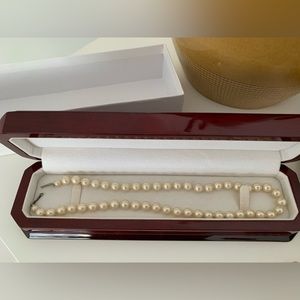 Vintage hand knitted Pearl Necklace